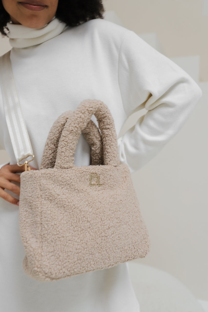 Moscow Tas Beige Teddy Babouche Lifestyle